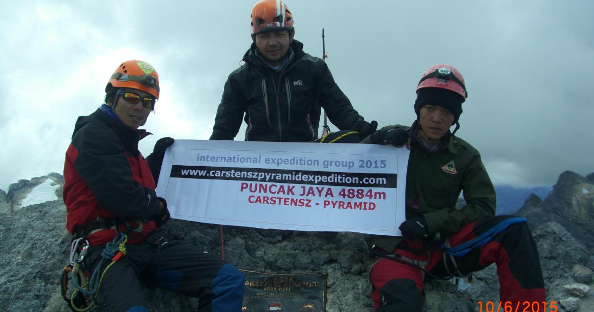 Climb Carstensz Pyramid – Puncak Jaya 4884m with Indonesia Mountain Guide
